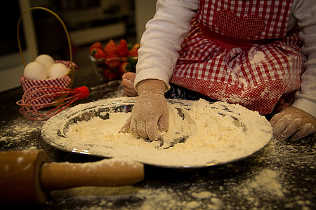 person kneading a dough thumbnail