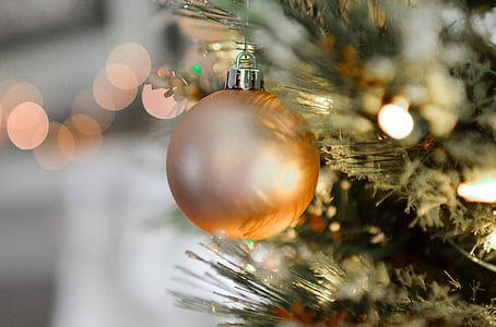 Gold Christmas Ball Decor thumbnail