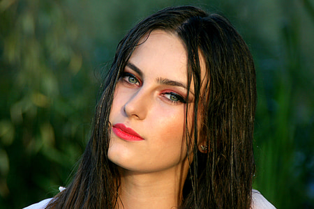 woman face thumbnail