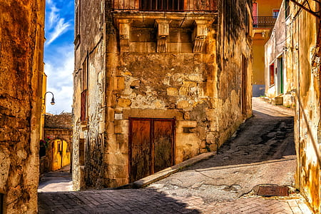 photo of pathway between houses thumbnail