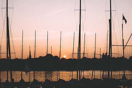 Evening Yacht Club thumbnail