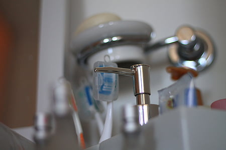 white toothbrush thumbnail