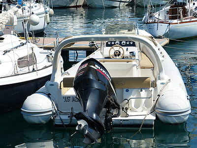 white pontoon boat thumbnail