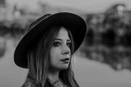 Portrait of a young women thumbnail
