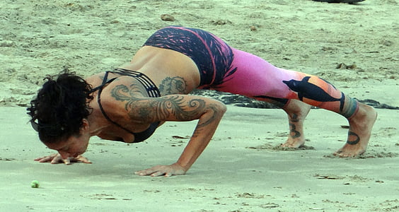 woman doing workout thumbnail