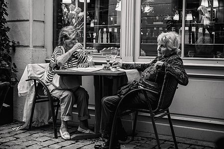 Ladies What Lunch thumbnail