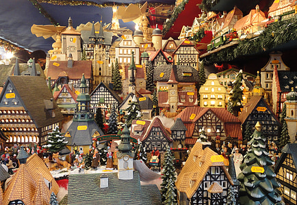 assorted-color house miniature collection thumbnail