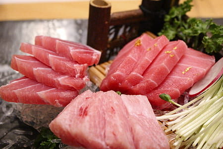 raw meat and green leaf vegetables thumbnail