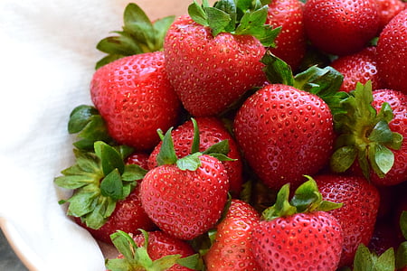 strawberry fruits in white plate thumbnail