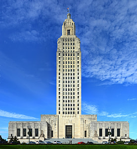 State Capitol Building in Baton Rouge, Louisiana thumbnail