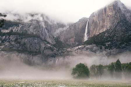 Yosemite Falls, U.S.A. thumbnail
