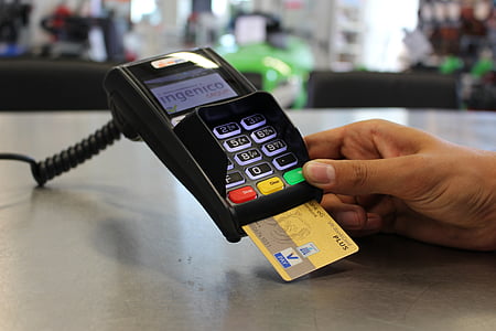 Ingenico credit card terminal with VISA card thumbnail