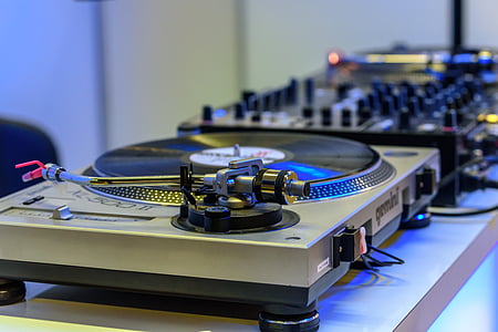 gray and black vinyl record player thumbnail