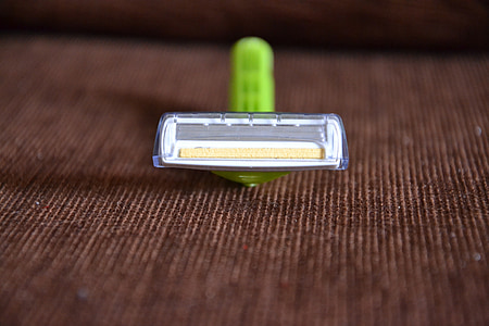 closeup of manual shaver thumbnail