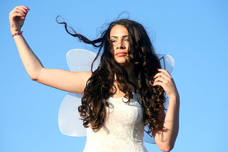 woman raising her right hand thumbnail