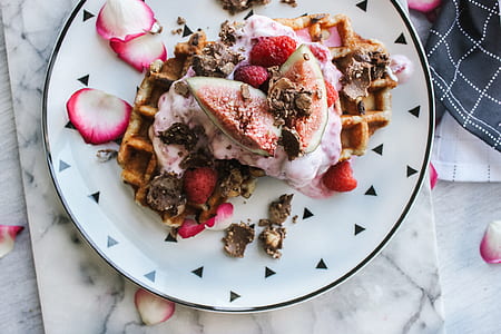 waffle with chocolate toppings thumbnail