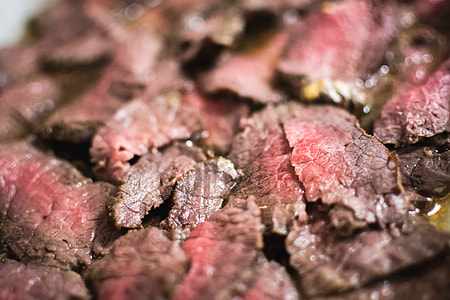 Medium roastbeef close up thumbnail