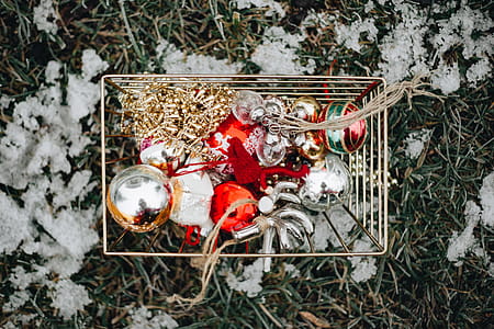 Old-fashioned Christmas tree ornaments thumbnail