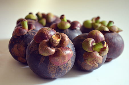 Purple mangosteen thumbnail