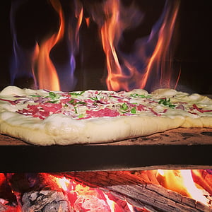 pizza in oven thumbnail