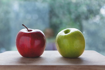 depth of field photography of red and green apples thumbnail