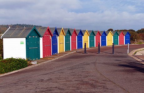 houses beside road thumbnail