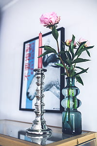 gray candle stick thumbnail
