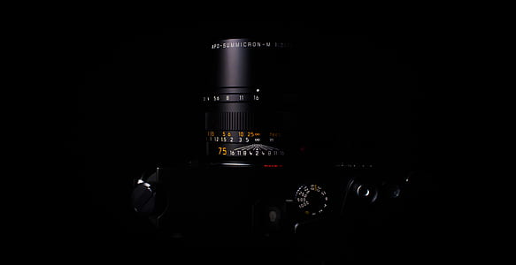 black telephoto lens thumbnail