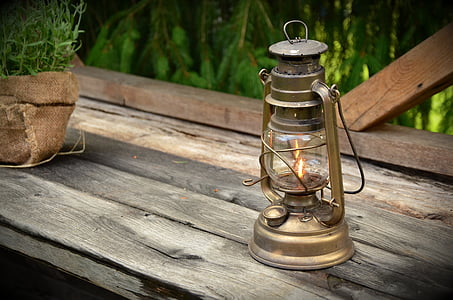 gold kerosene lamp thumbnail