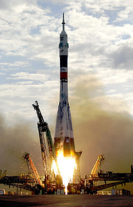 Soyuz TMA-2 Launch in Russia thumbnail