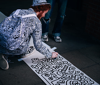 man doing doodle art thumbnail