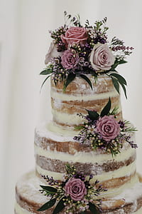 3-tier cake with pink roses accent thumbnail