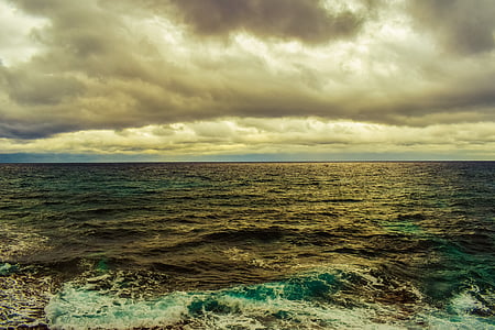 landscape photography of sea thumbnail