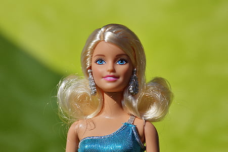 Barbie doll closed up photography thumbnail