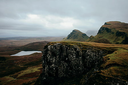 mountain under cloudy sky thumbnail