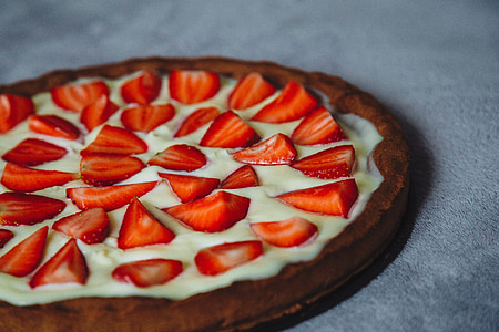 close-up photo of strawberry pie thumbnail