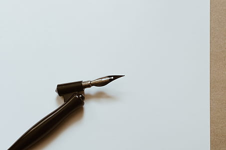 black fountain pen thumbnail