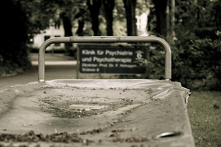 selective focus photography of gray stainless steel tray thumbnail