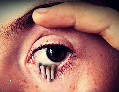 closeup photo of persons eye thumbnail
