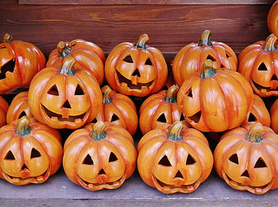 bunch of Jack-O-Lanterns thumbnail