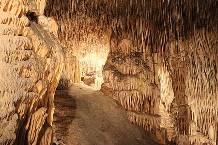 photo of brown cave thumbnail