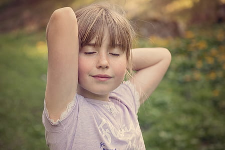 girl's purple top thumbnail