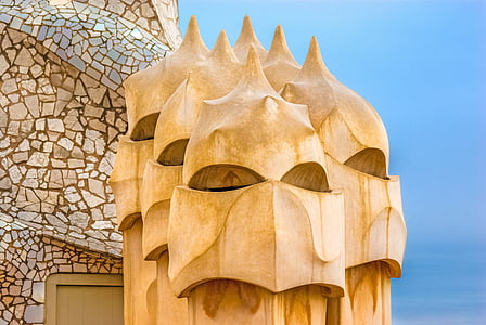 selective focus photo of wooden sculpture thumbnail