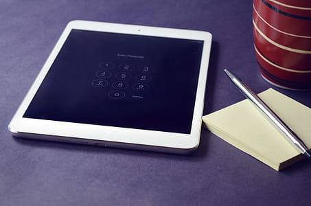 iPad with sticky note thumbnail
