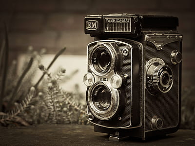 grayscale photo of black Yashica Mat land camera thumbnail
