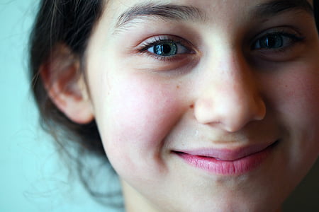 woman portrait photo thumbnail