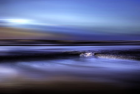ocean wave under blue sky thumbnail