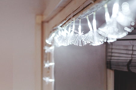 lit up string lights thumbnail