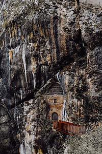 Predjama castle at the cave mouth in Postojna, Slovenia thumbnail