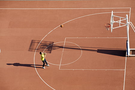 boy playing basketball thumbnail